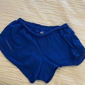 Lulu lemon shorts 2.5 in